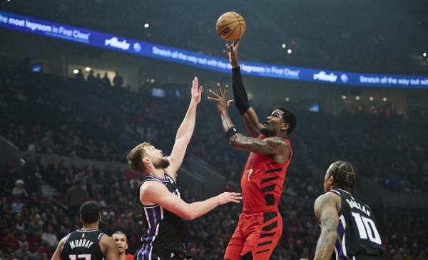 Ayton gia nhập Lakers, Warrior